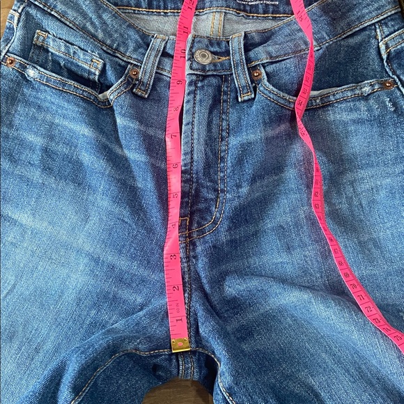 Old Navy Women's O.G. Straight Distressed Jeans - Picture 6 of 9
